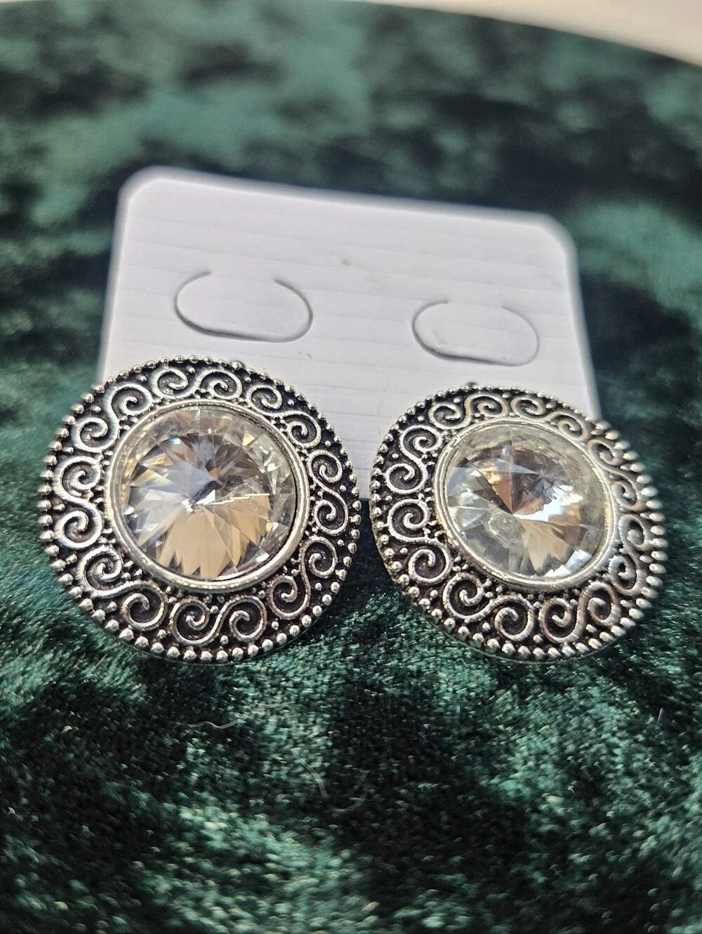 Vintage-Style Silver Crystal Round Stud Earrings - Clear